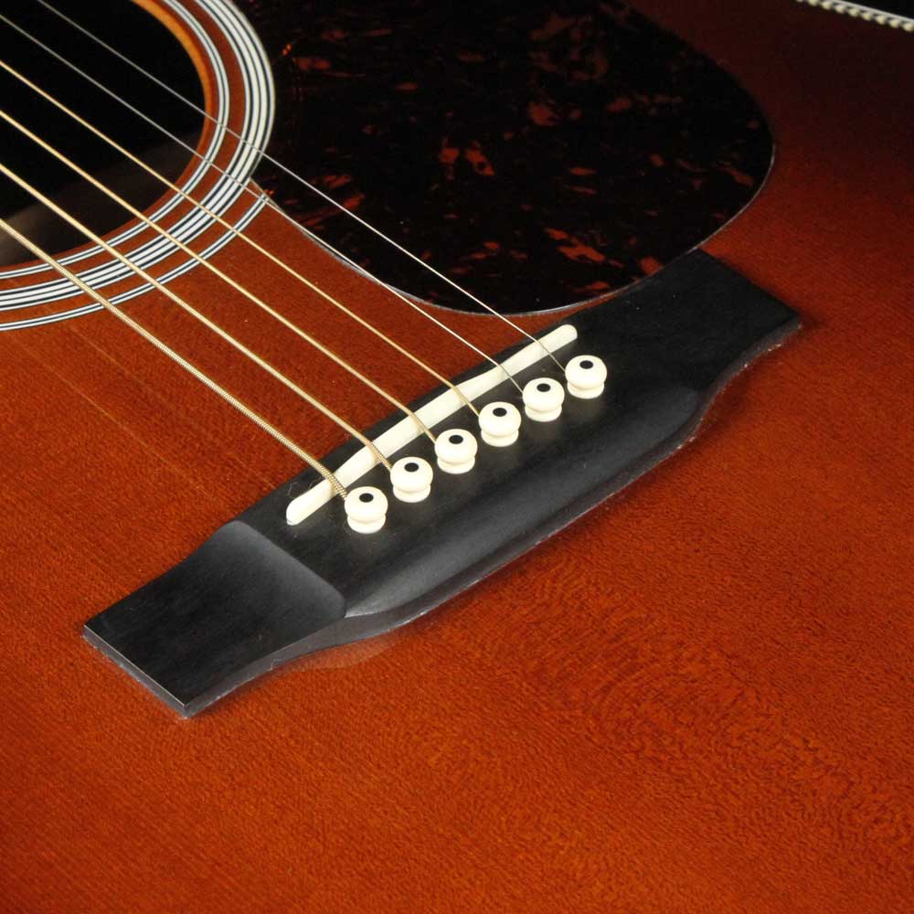 Martin HD-28 Dreadnought Ambertone 2015 — 6