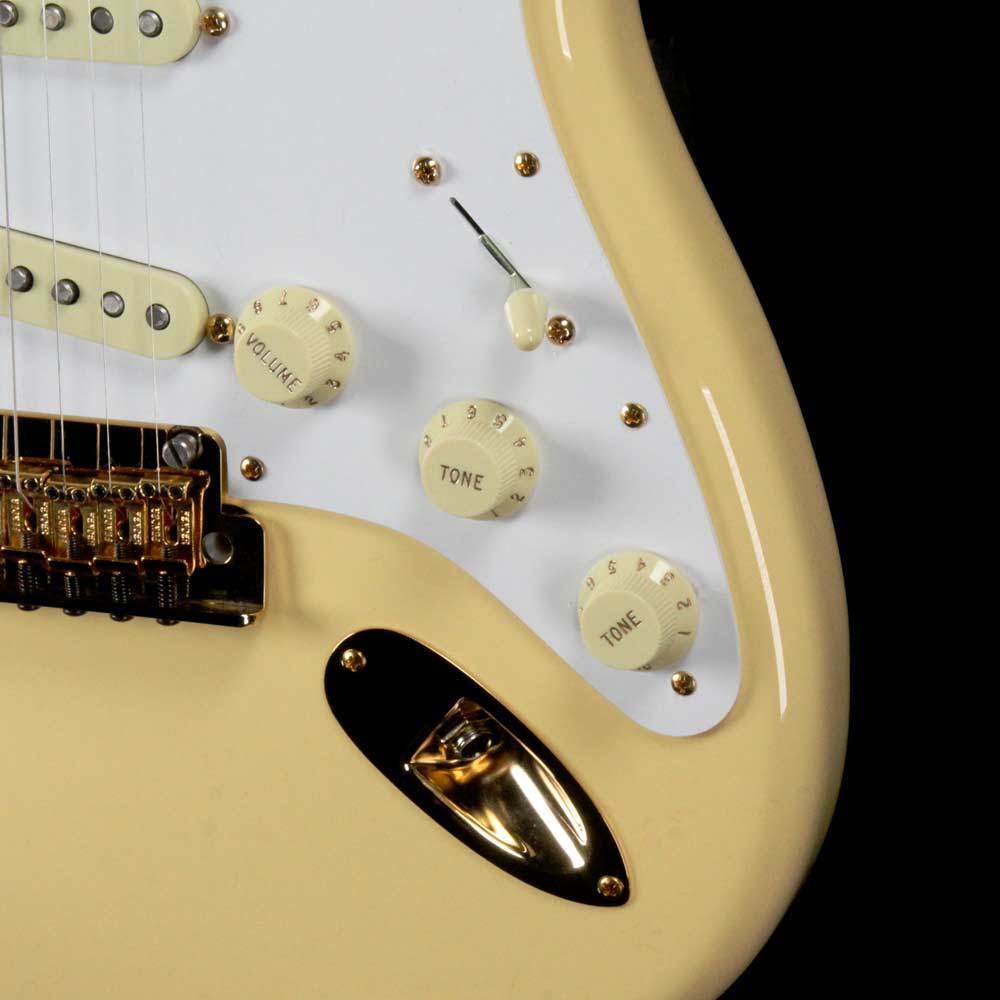 Fender American Pro Stratocaster Limited Edition Vintage White Gold Hardware — 6