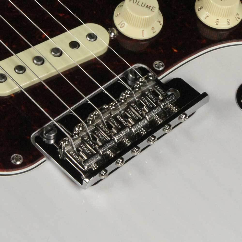 Fender American Pro Stratocaster Limited Edition Channel-Bound Neck White Blonde — 5