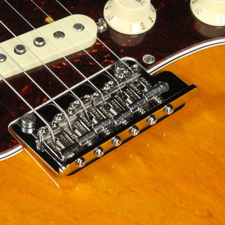 Fender American Pro Stratocaster Limited Edition Channel-Bound Neck Honeyburst