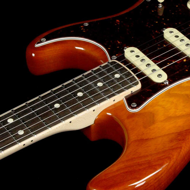 Fender American Pro Stratocaster Limited Edition Channel-Bound Neck Honeyburst