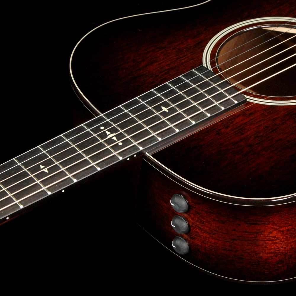 Taylor 522e 12-Fret Mahogany Grand Concert Acoustic-Electric Shaded Edgeburst — 7
