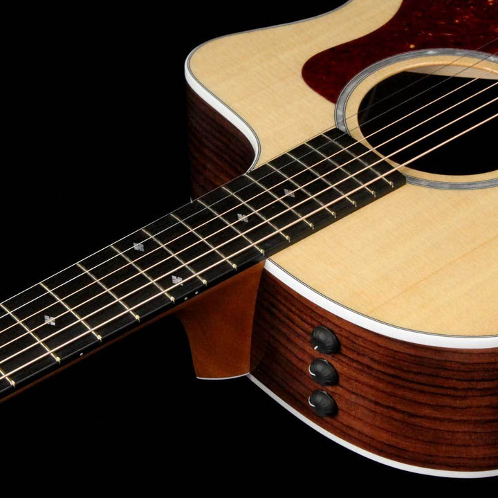 Taylor 214ce DLX Acoustic-Electric Natural