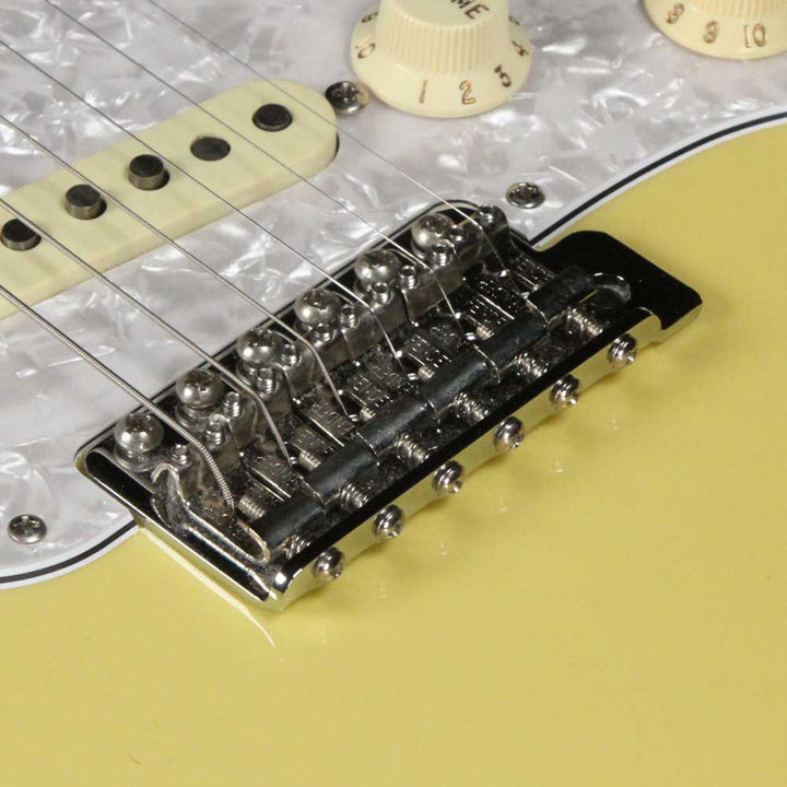 Fender FSR Classic Series '60s Stratocaster Canary Diamond 2015