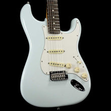 Fender American Pro Stratocaster Sonic Blue Roasted Maple Neck