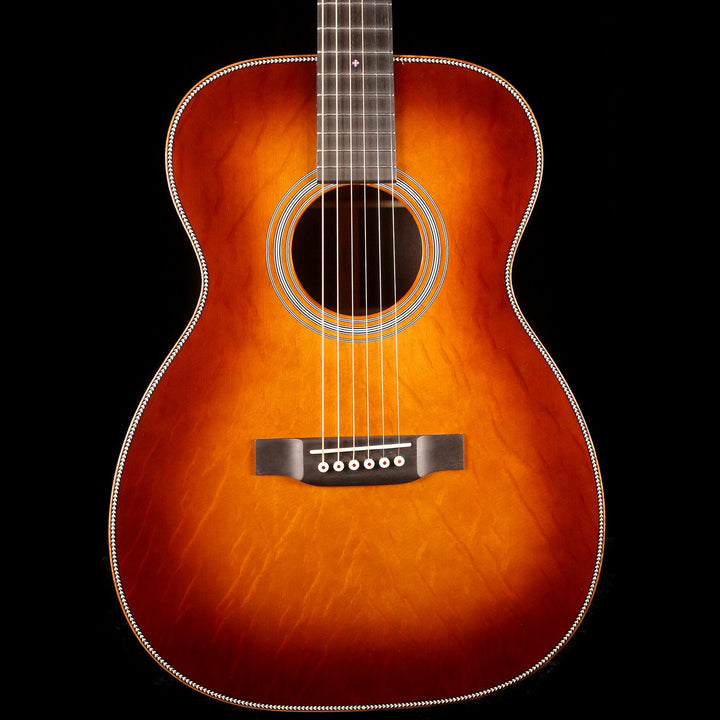 Martin Custom Shop Style 28 00 Premium Bearclaw Engelmann Spruce and East Indian Rosewood
