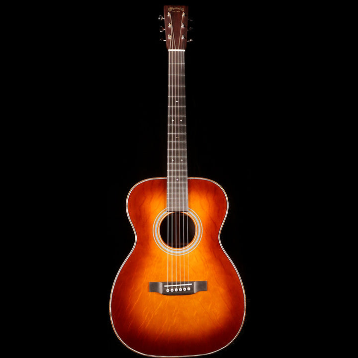 Martin Custom Shop Style 28 00 Premium Bearclaw Engelmann Spruce and East Indian Rosewood