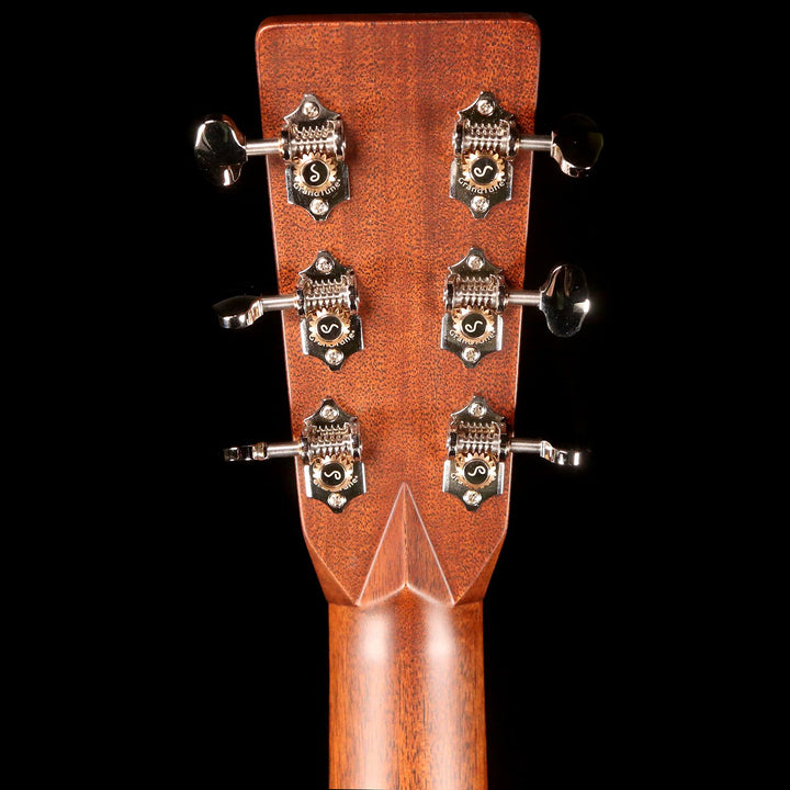 Martin Custom Shop Style 28 00 Premium Bearclaw Engelmann Spruce and East Indian Rosewood