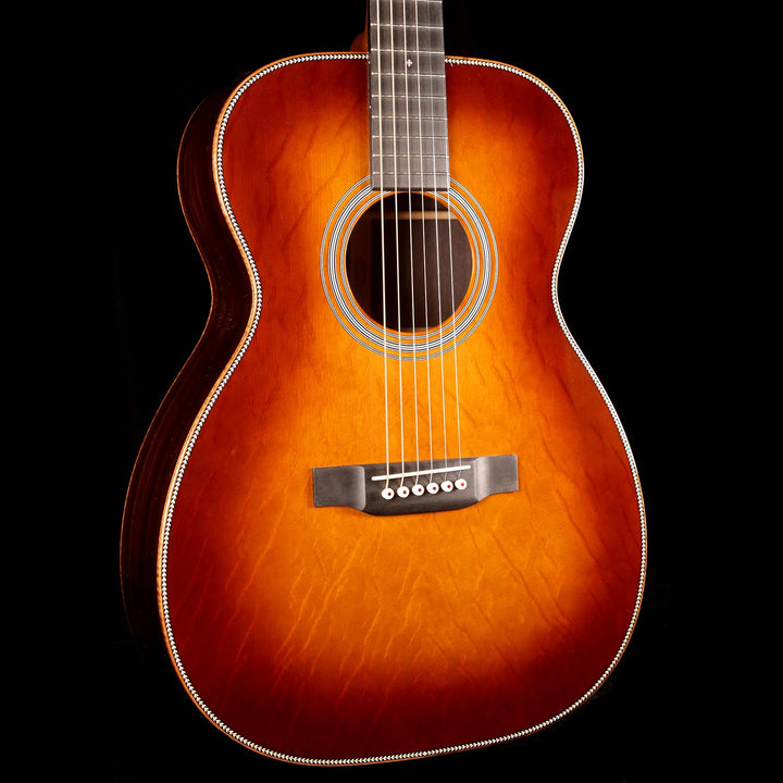 Martin Custom Shop Style 28 00 Premium Bearclaw Engelmann Spruce and East Indian Rosewood