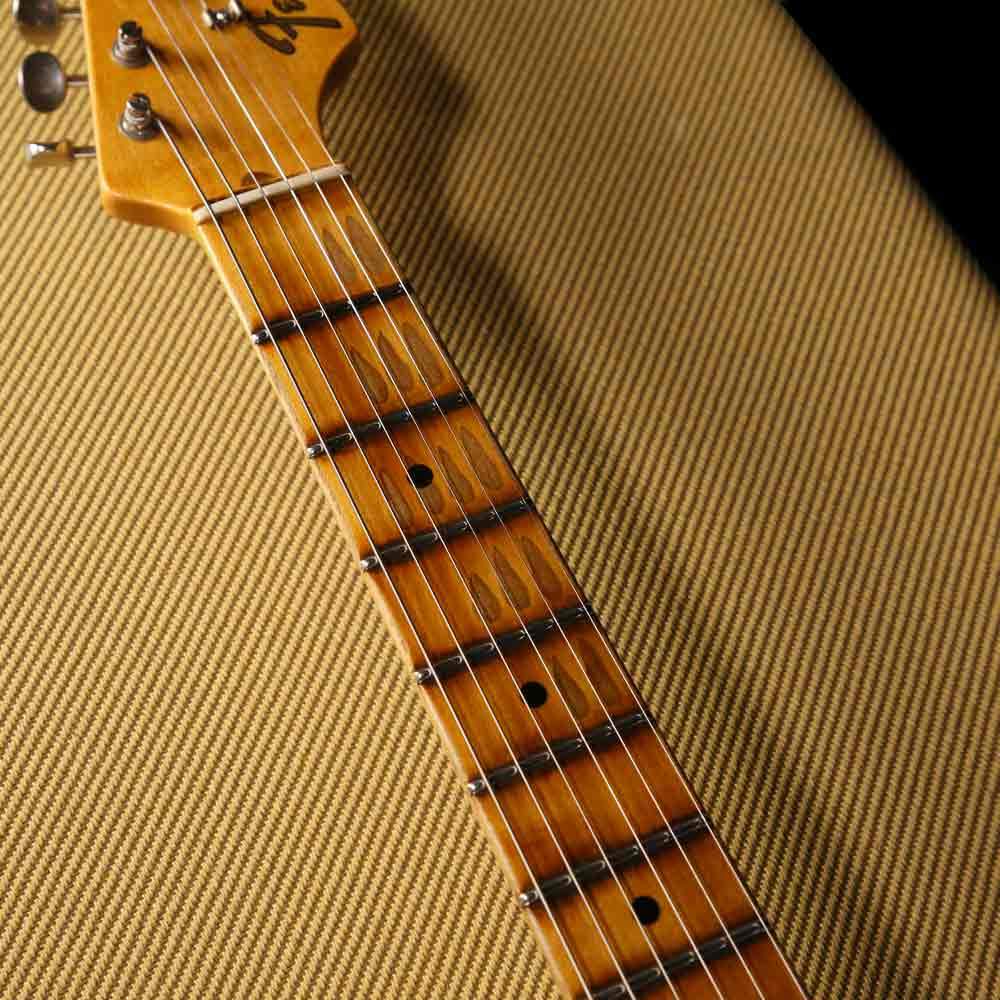 Fender Custom Shop 2019 Postmodern Stratocaster Relic Aged Vintage White — 6