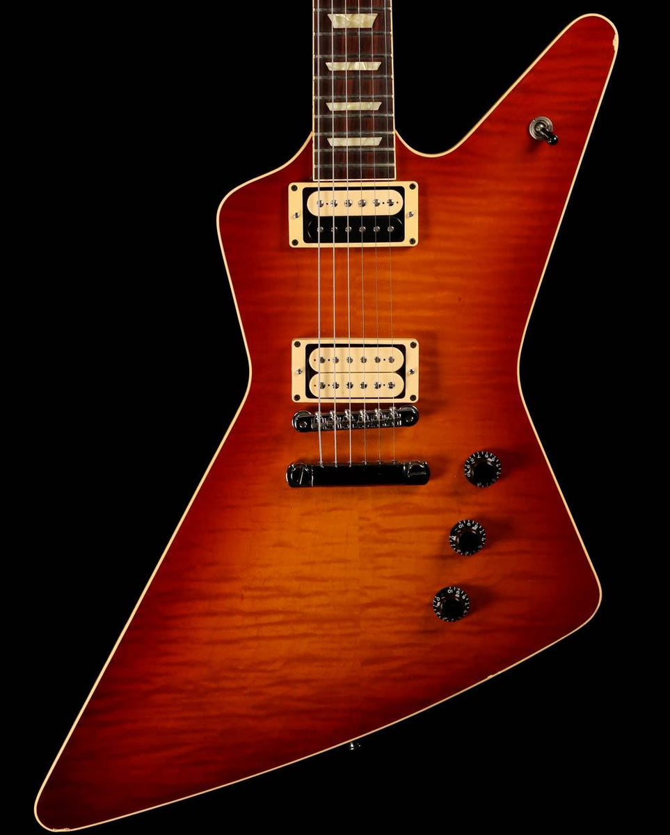 Hamer Standard Bound and Crowned Cherry Sunburst 1982 — 1