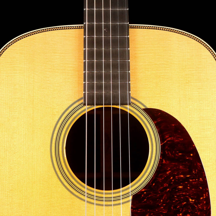 Martin HD-28 Dreadnought Acoustic Natural 2018