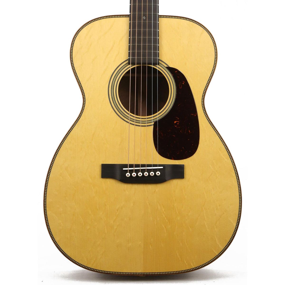 Martin Custom Shop Style 28 00 Acoustic Bearclaw Engelmann Spruce and Figured Claro Walnut — 1