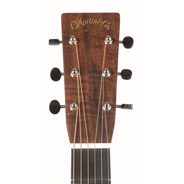 Martin Custom Shop Style 28 00 Acoustic Bearclaw Engelmann Spruce and Figured Claro Walnut