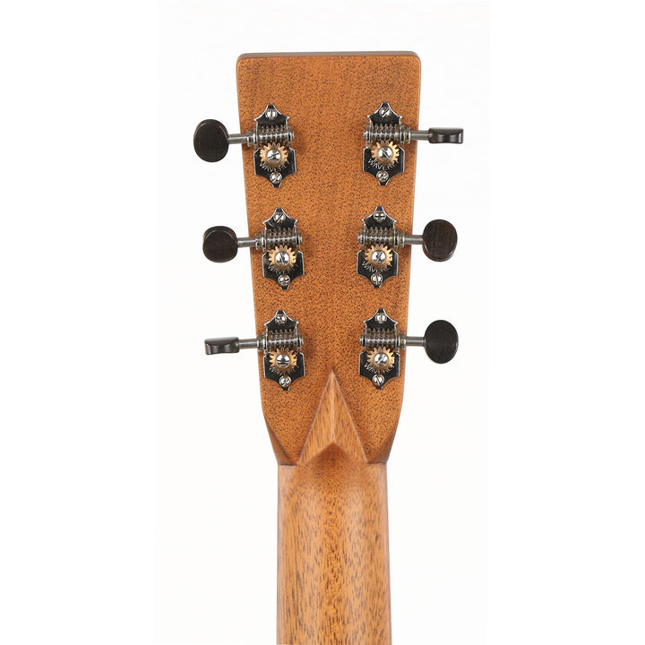 Martin Custom Shop Style 28 00 Acoustic Bearclaw Engelmann Spruce and Figured Claro Walnut