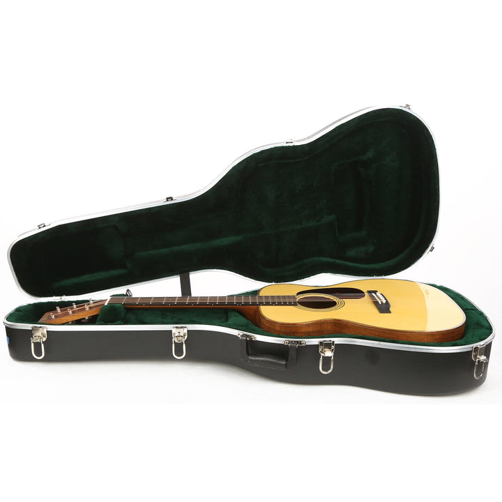 Martin Custom Shop Style 28 00 Acoustic Bearclaw Engelmann Spruce and Figured Claro Walnut