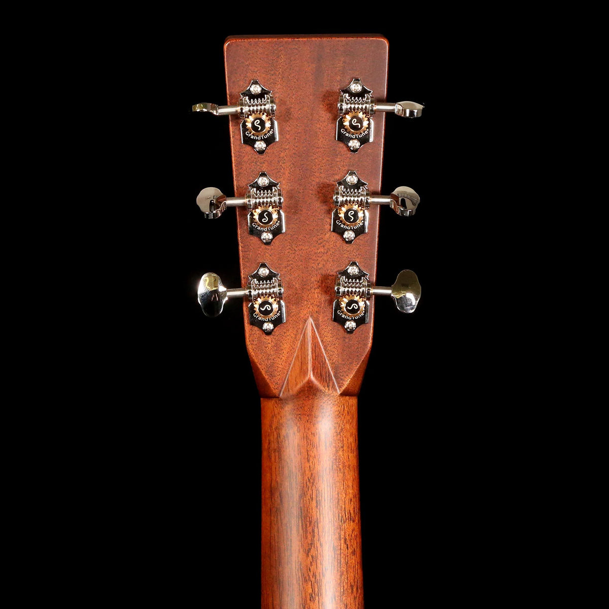 Martin Custom Shop Style 28 000 Guatemalan Rosewood 1933 Ambertone — 5