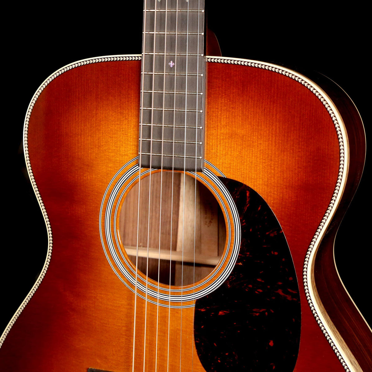 Martin Custom Shop Style 28 000 Guatemalan Rosewood 1933 Ambertone — 6