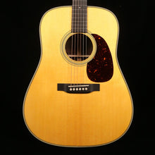 Martin HD-28E Dreadnought Acoustic-Electric Natural 2018