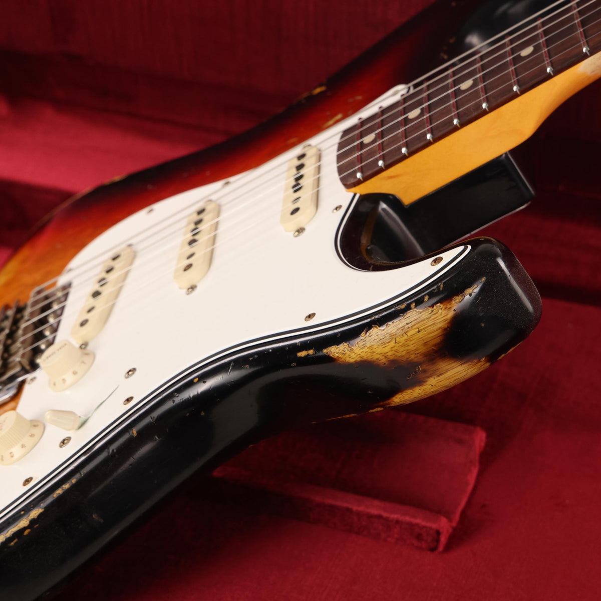 Fender Custom Shop 1963 Stratocaster Reissue Korina Body Heavy Relic 3-Tone Sunburst — 9