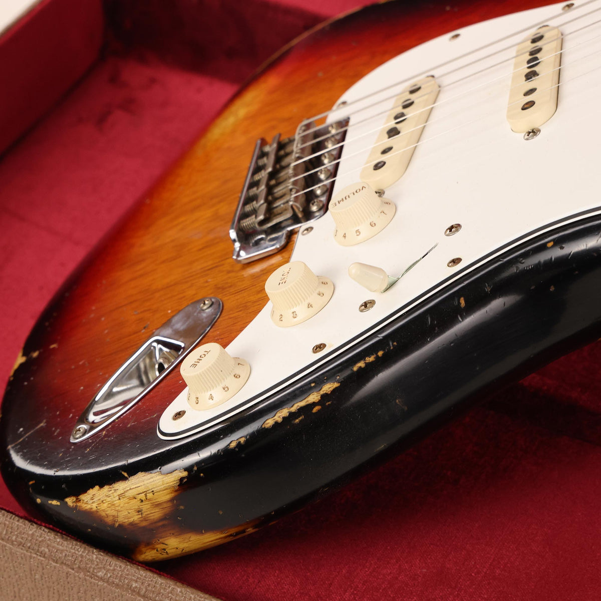 Fender Custom Shop 1963 Stratocaster Reissue Korina Body Heavy Relic 3-Tone Sunburst — 10