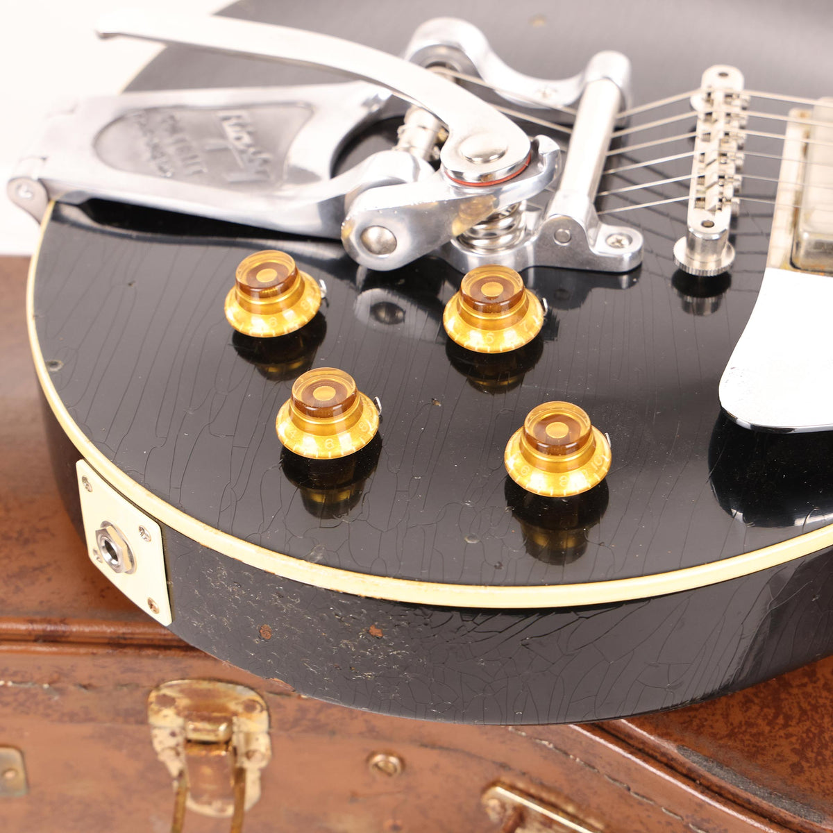 Gibson Custom Shop 1956 Les Paul Made 2 Measure Black over Gold — 9