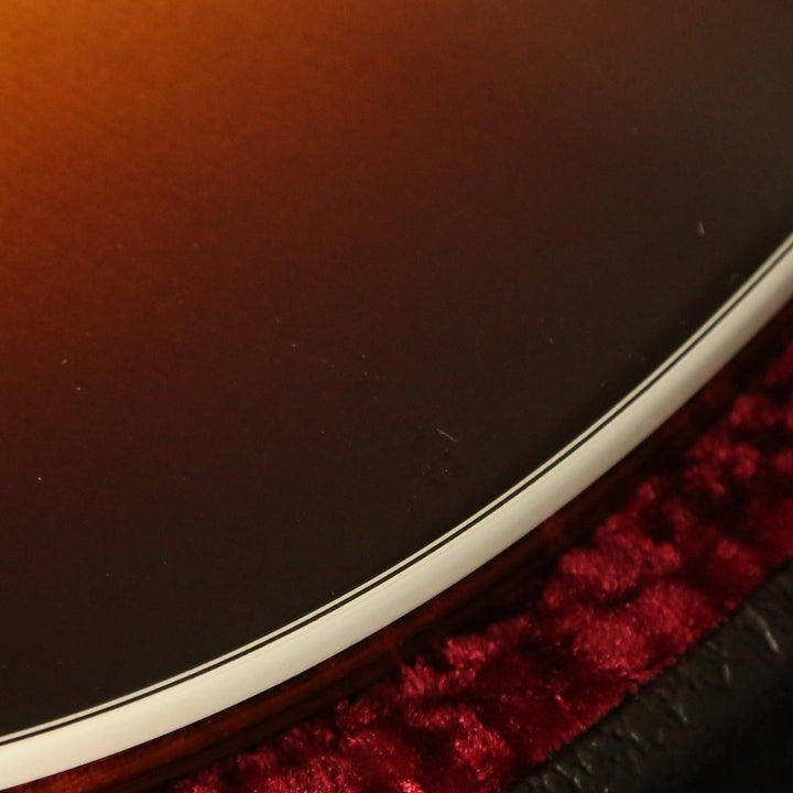 Taylor 214ce-SB DLX Grand Auditorium Sunburst