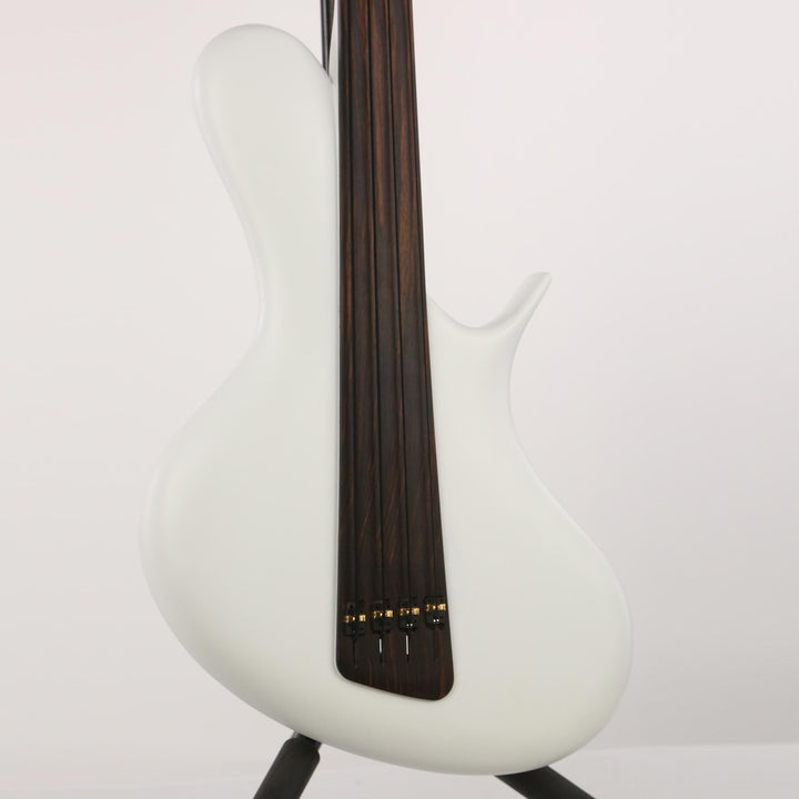Ritter Instruments R8-Concept Singlecut Fretless Bass Frosted Carrara White 2018 NAMM Display