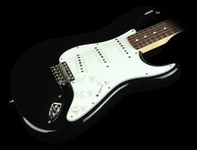 Used Fender Classic Series �70s Stratocaster Electric Guitar Black