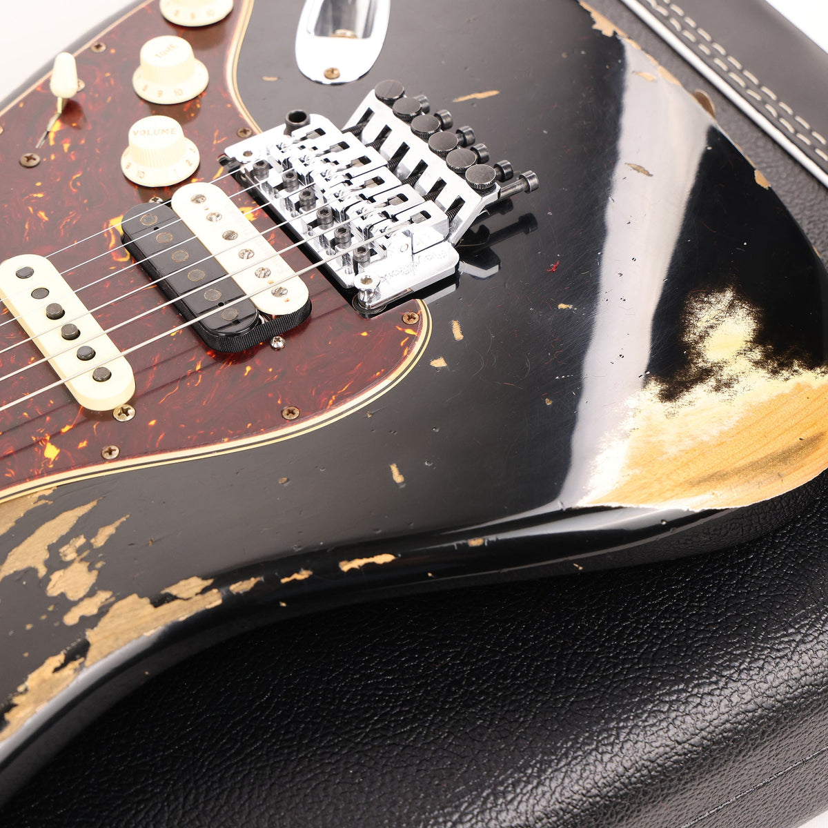 Fender Custom Shop ZF Stratocaster Heavy Relic Black Music Zoo Exclusive — 8