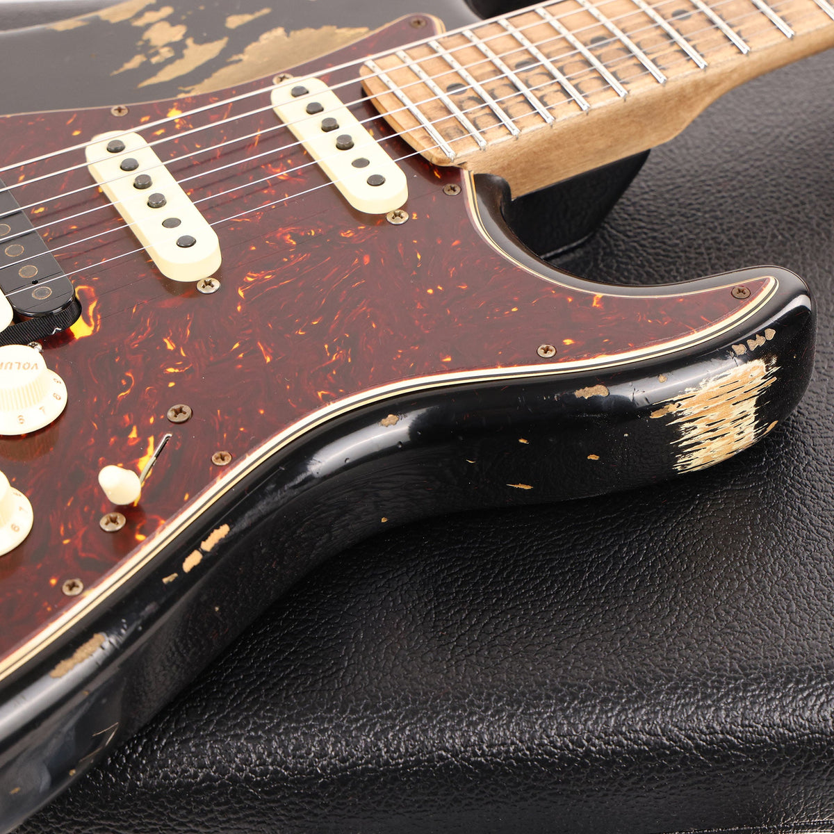 Fender Custom Shop ZF Stratocaster Heavy Relic Black Music Zoo Exclusive — 10