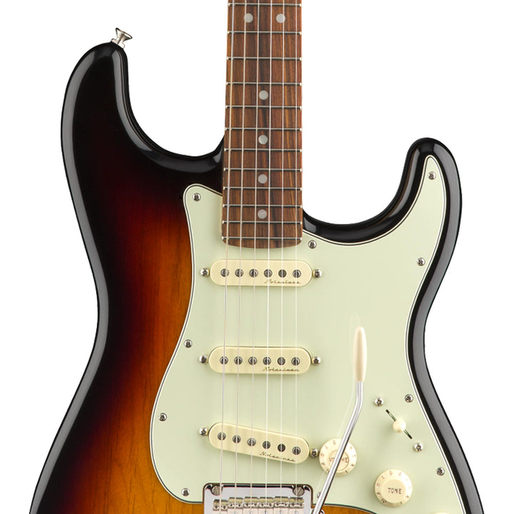 Fender Deluxe Roadhouse Strat 3-Tone Sunburst