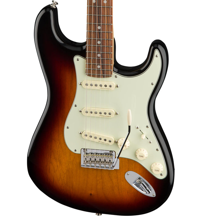 Fender Deluxe Roadhouse Strat 3-Tone Sunburst Used
