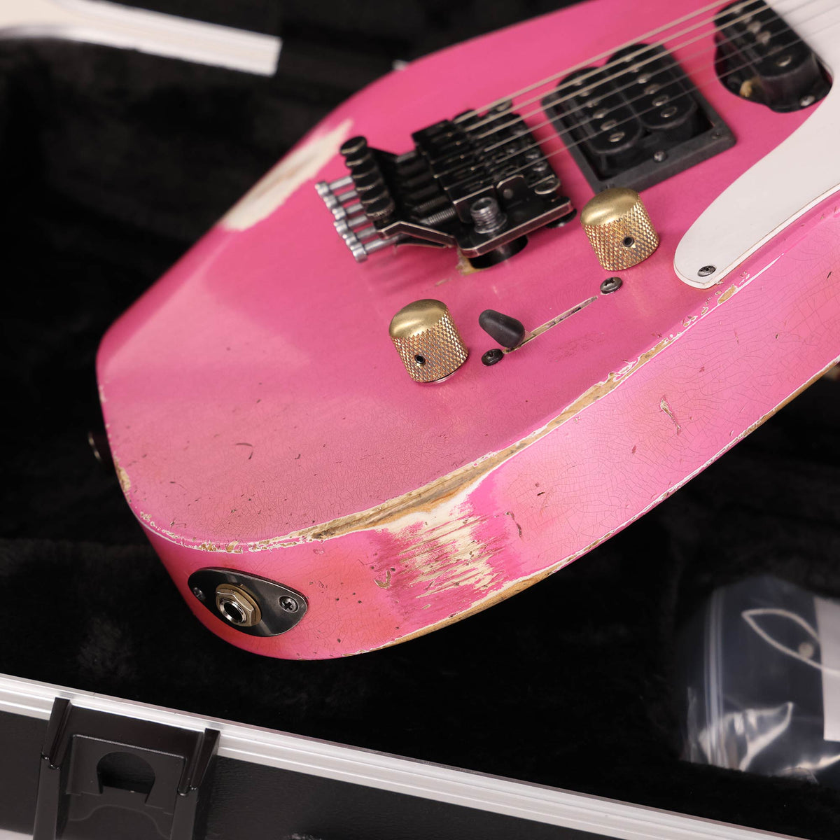 Jackson Custom Shop SL Soloist 3S-V HSS Platinum Pink — 10