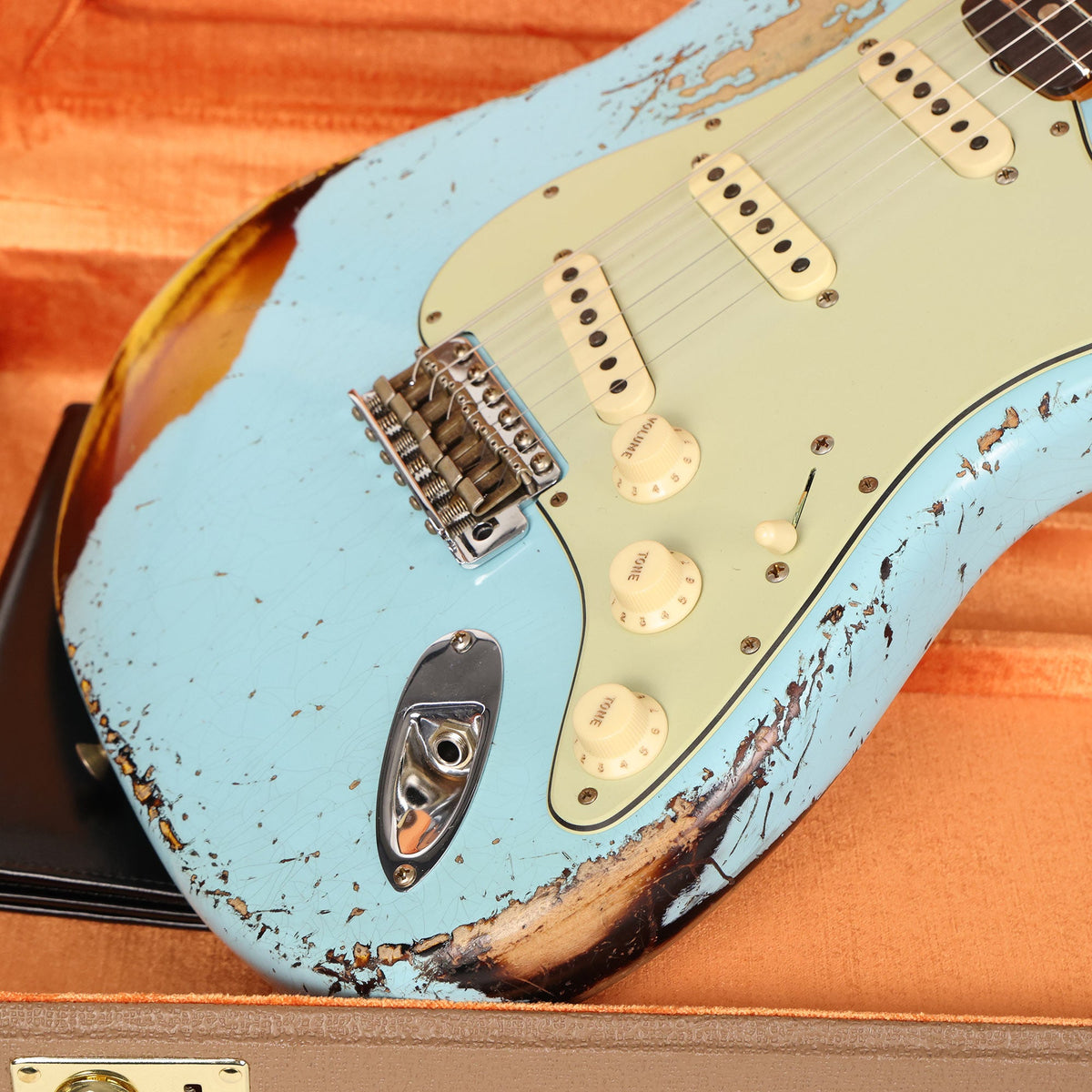 Fender Custom Shop 60/63 Stratocaster Super Heavy Relic Faded Daphne Blue over 3-Tone Sunburst — 9