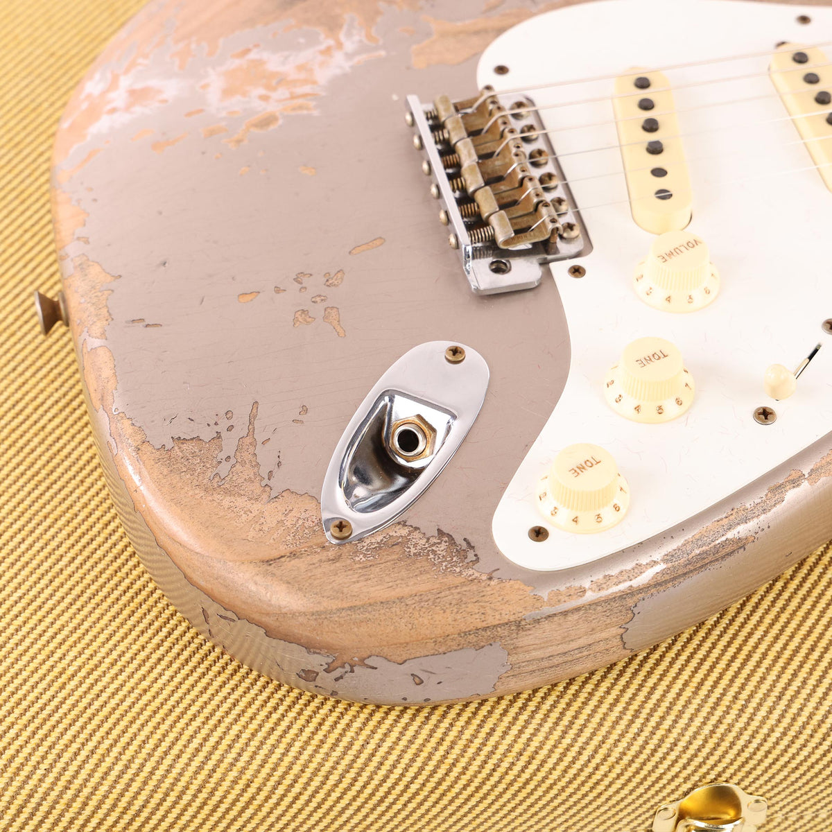 Fender Custom Shop 1956 Stratocaster Super Heavy Relic Faded Shoreline Gold — 9