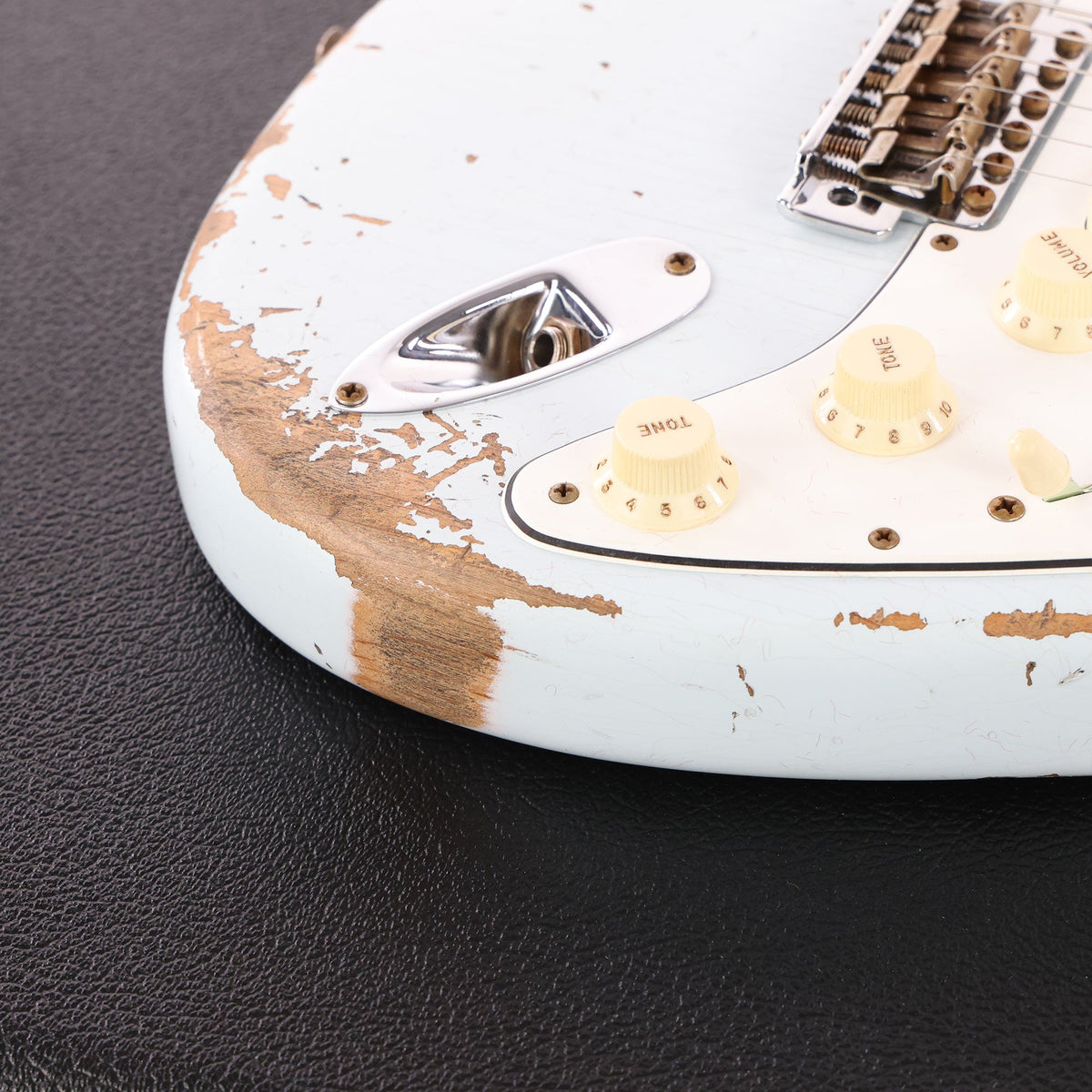 Fender Custom Shop 1967 Stratocaster Heavy Relic Faded Sonic Blue — 9