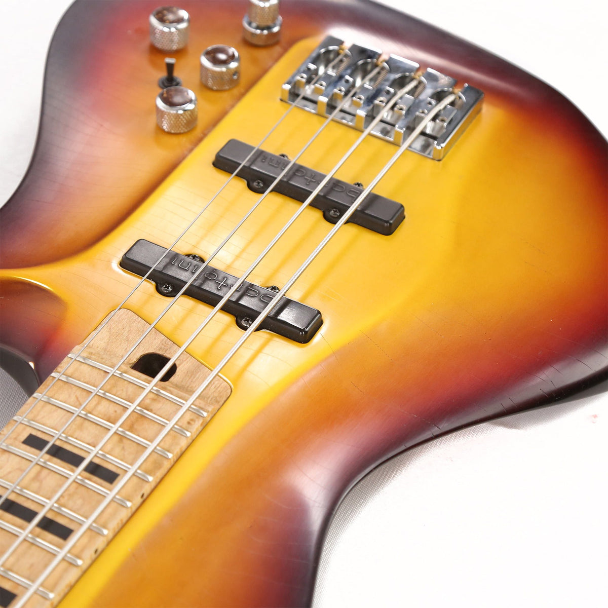 Warrior Isabella Bolt-On Bass Relic Sunburst Used — 9