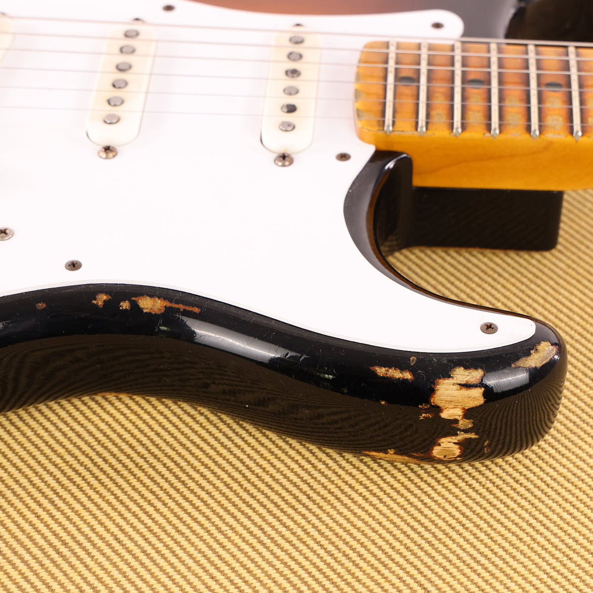 Fender Custom Shop 1954 Stratocaster 60th Anniversary Reissue 2-Tone Sunburst Relic — 11