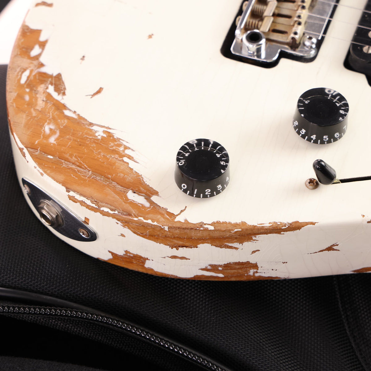 Suhr Modern Antique Heavy Relic Antique White — 10