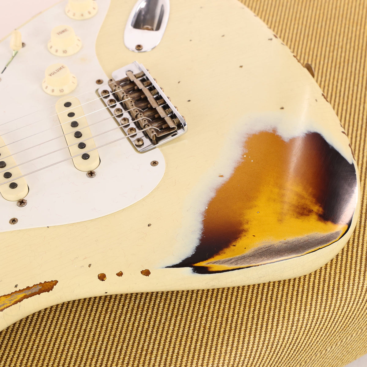 Fender Custom Shop Limited Edition 1956 Stratocaster Heavy Relic Aged Vintage White over 2-Tone Sunburst — 8