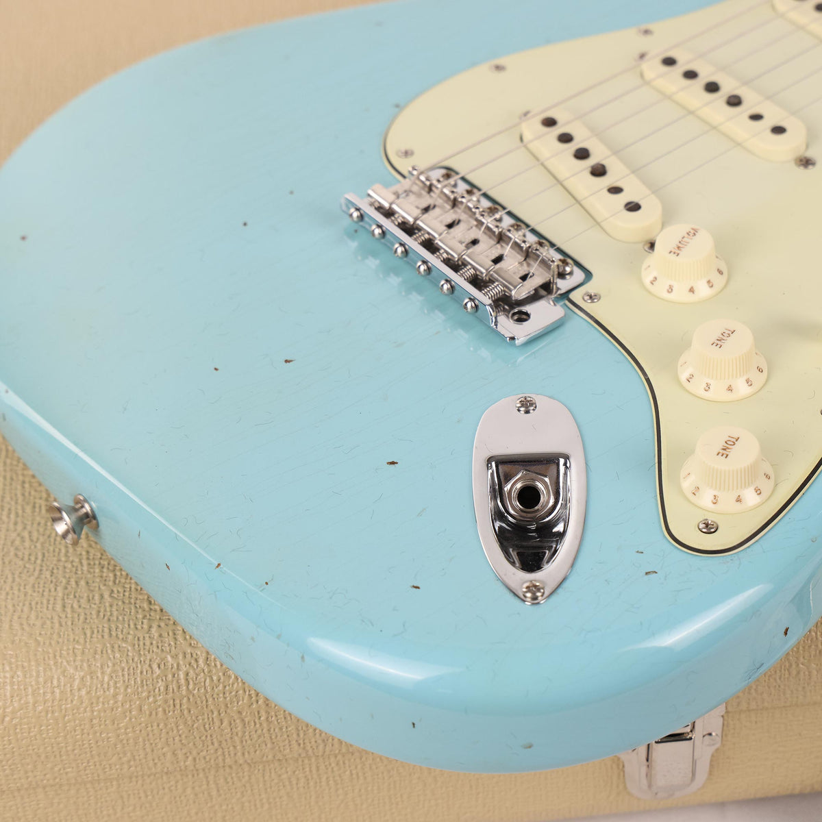 Fender Custom Shop Limited Edition 1964 Stratocaster Journeyman Relic Aged Daphne Blue Used — 9