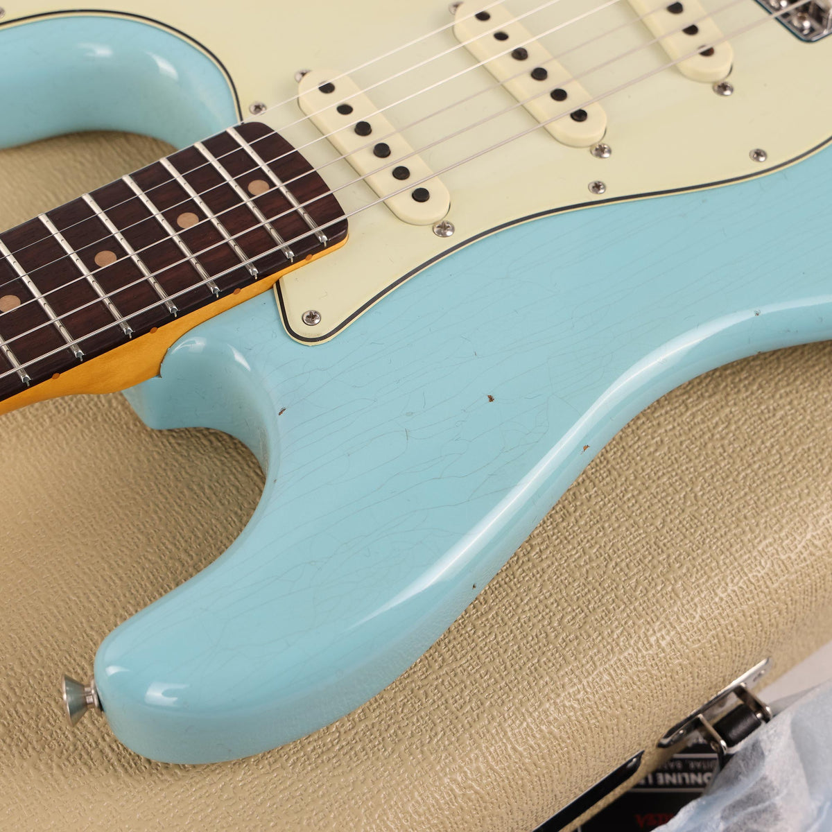 Fender Custom Shop Limited Edition 1964 Stratocaster Journeyman Relic Aged Daphne Blue Used — 7