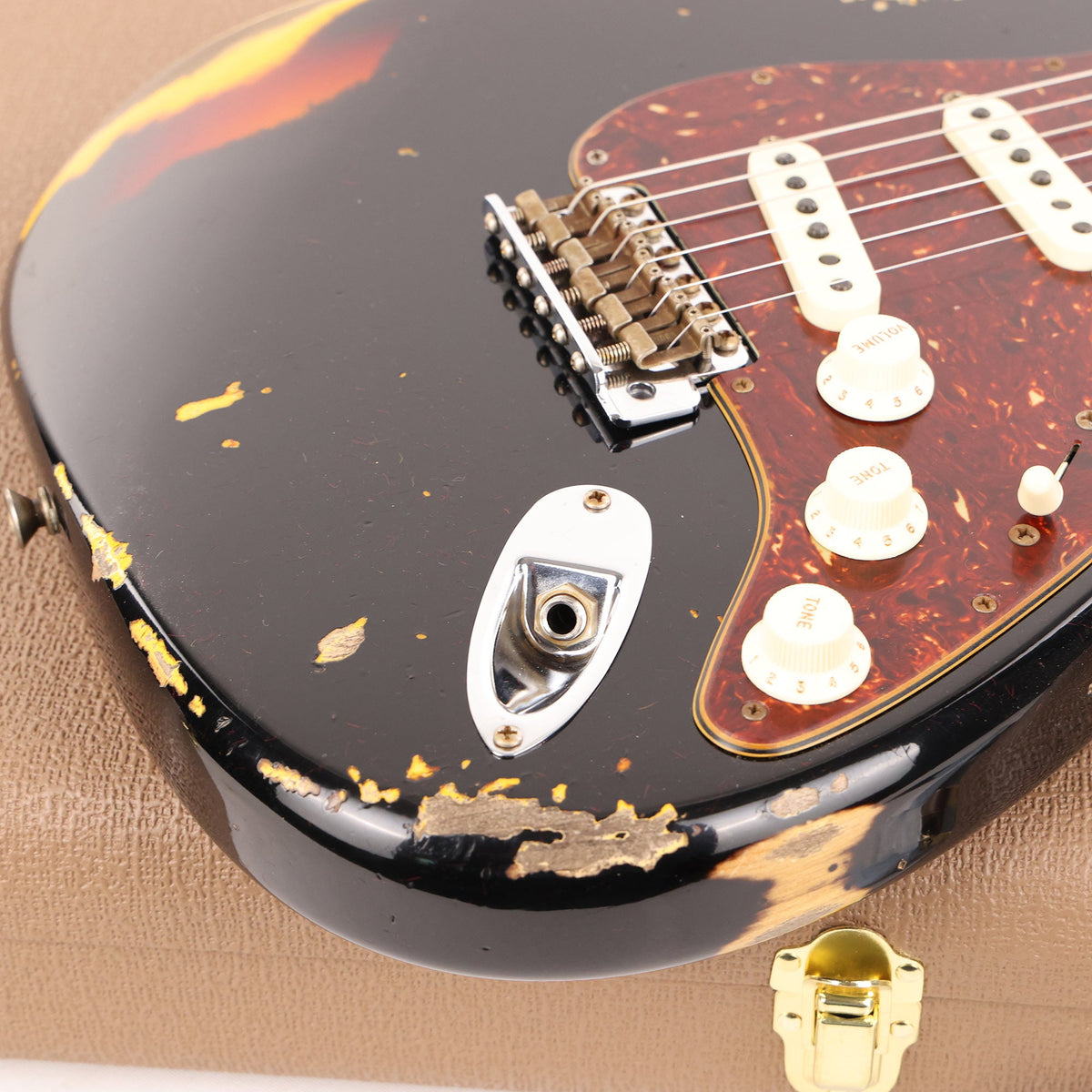 Fender Custom Shop Limited Edition 1961 Stratocaster Heavy Relic Aged Black over 3-Tone Sunburst — 9