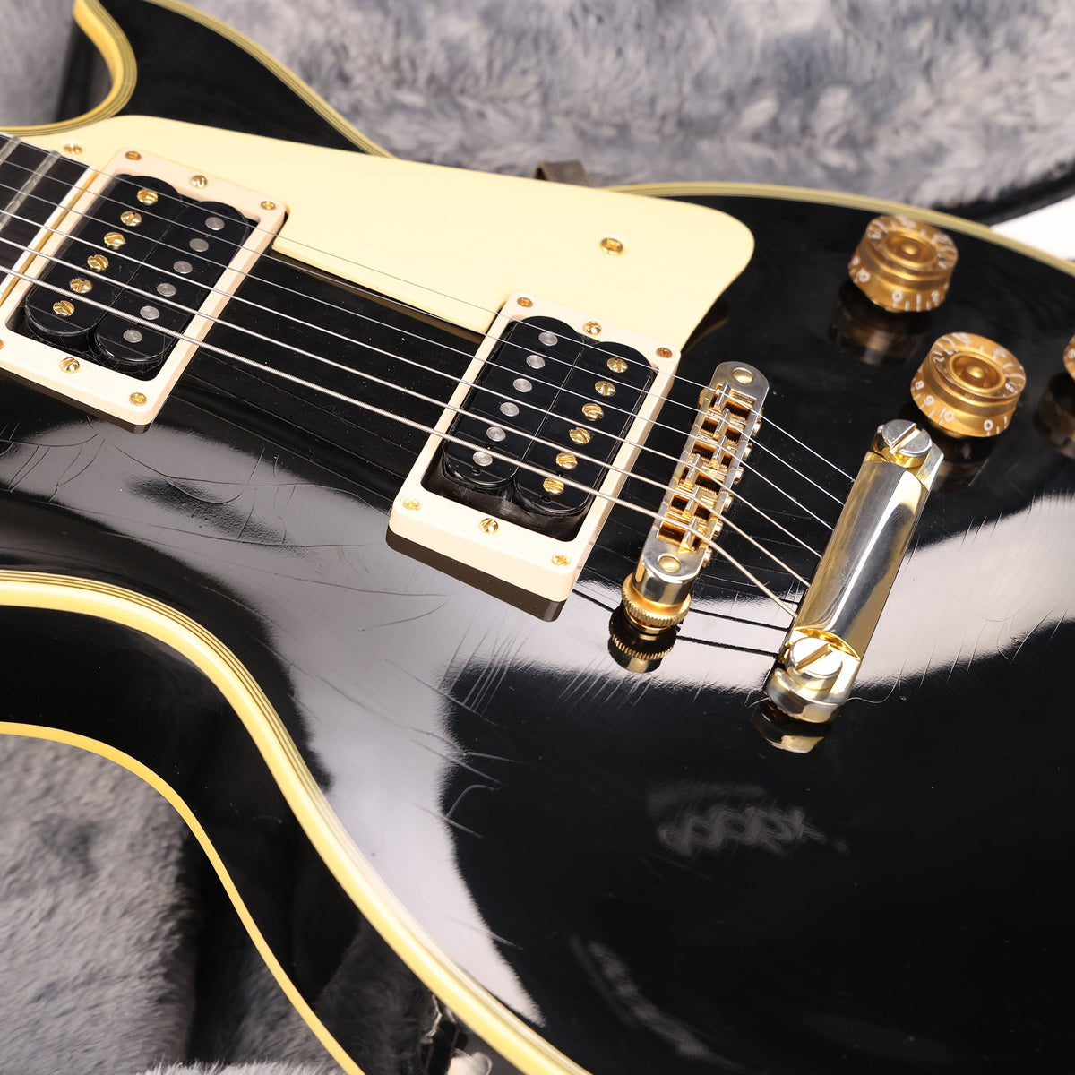 Gibson Custom Shop Les Paul Custom Made 2 Measure Cream Plastics and Gold Hardware Ultra Light Aged — 10