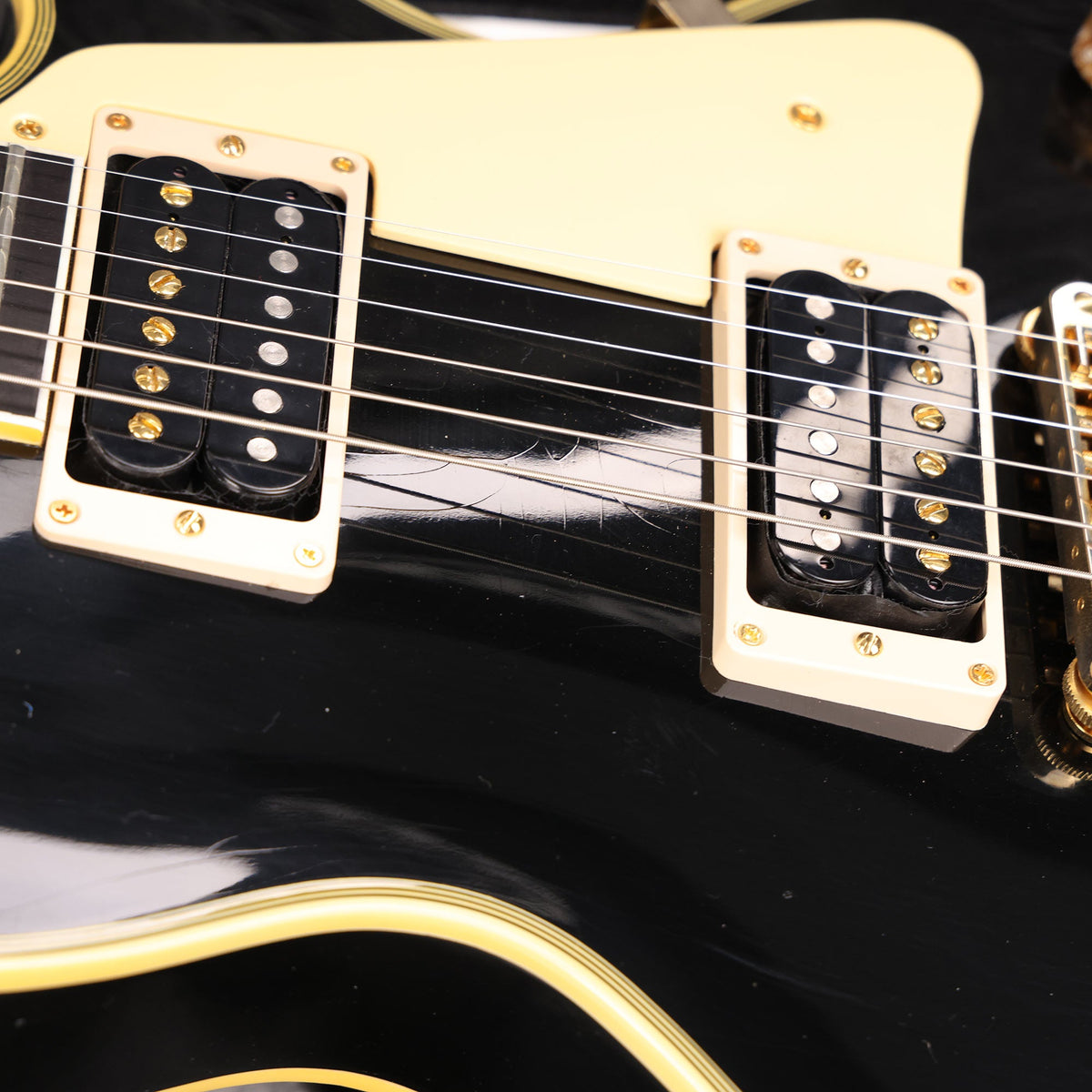 Gibson Custom Shop Les Paul Custom Made 2 Measure Cream Plastics and Gold Hardware Ultra Light Aged — 7