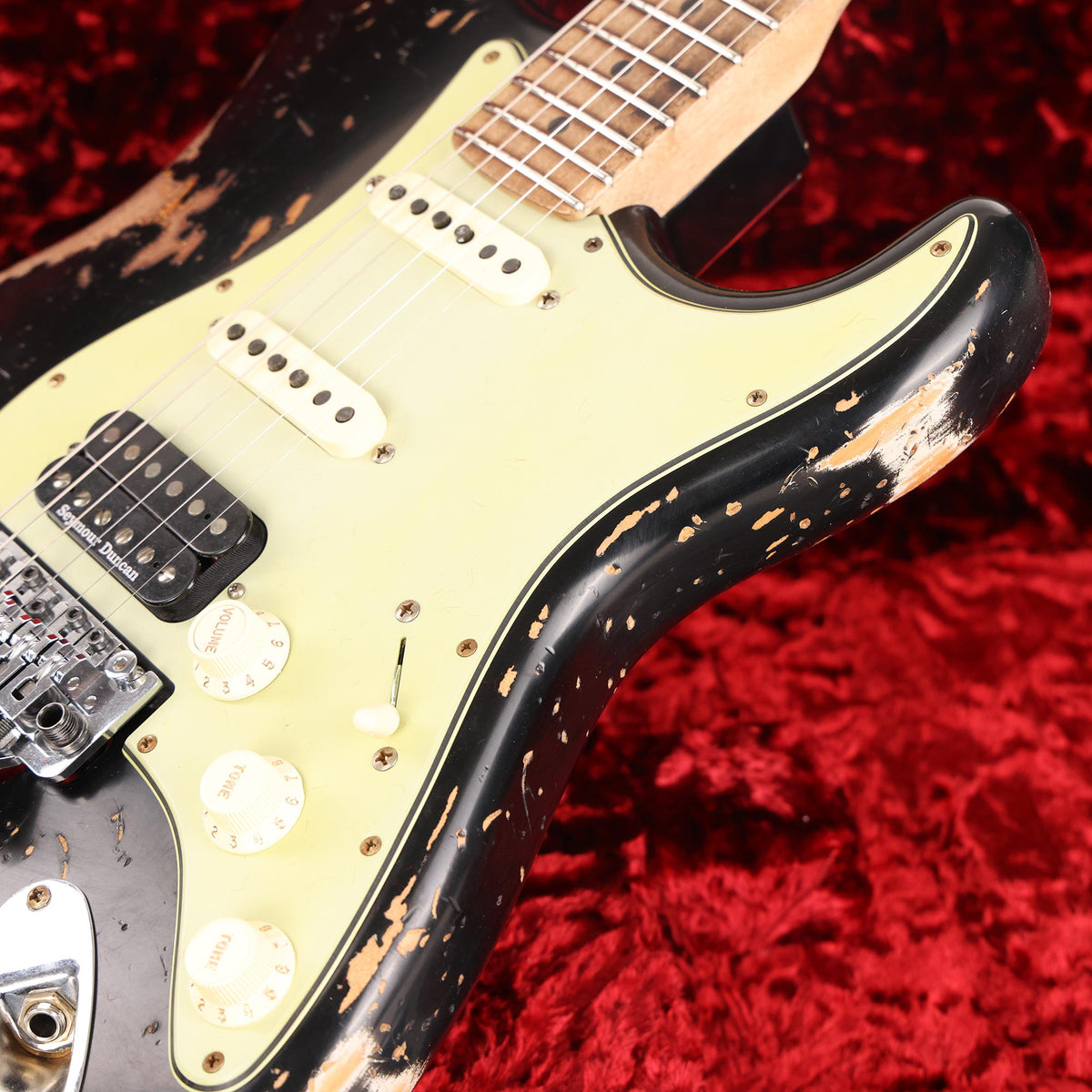 Fender Custom Shop ZF Stratocaster Heavy Relic Black Music Zoo Exclusive — 9