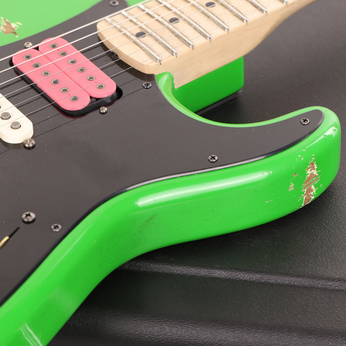 Charvel Custom Shop So Cal HSH Nitro Aged Slime Green Black Pickguard — 10