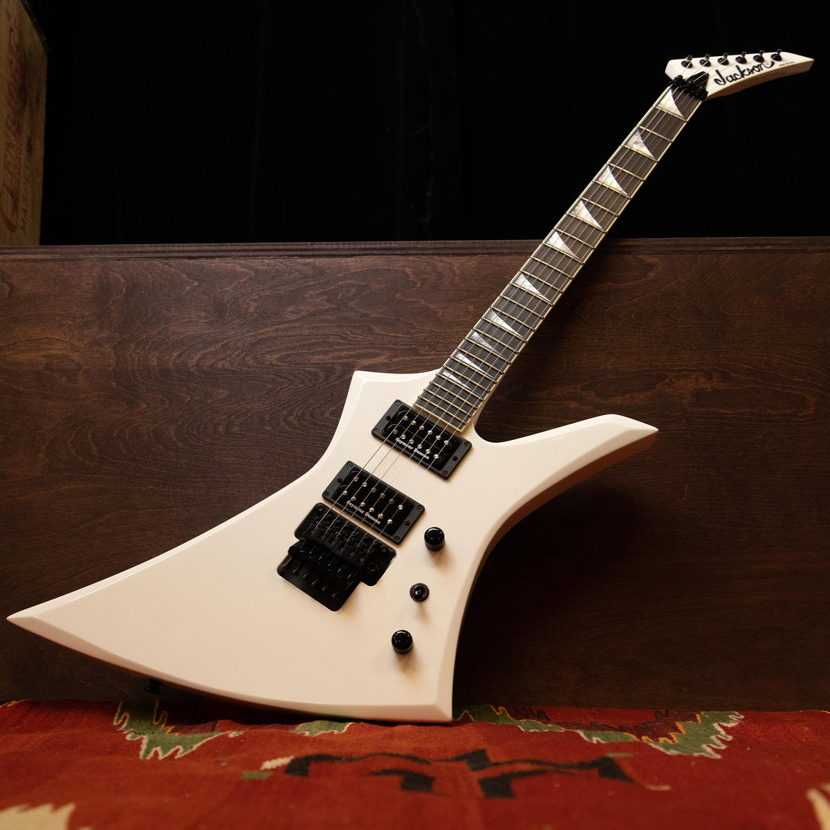 Jackson Custom Shop Kelly Snow White — 2