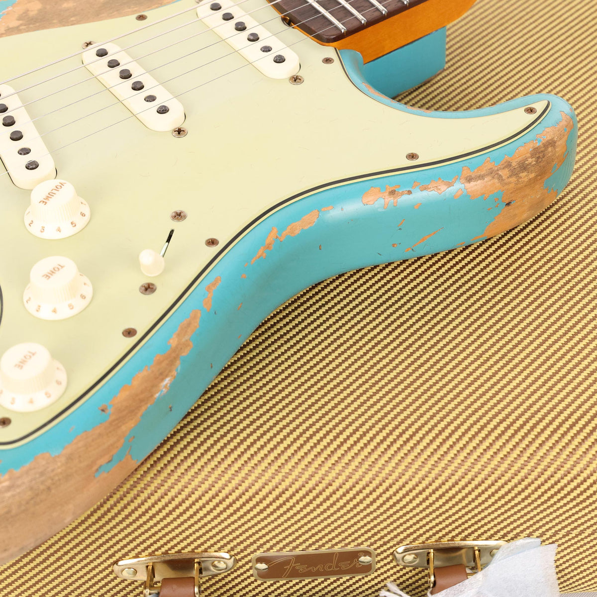Fender Custom Shop Dual Mag II Stratocaster Super Heavy Relic Faded Aged Taos Turquoise Used — 10